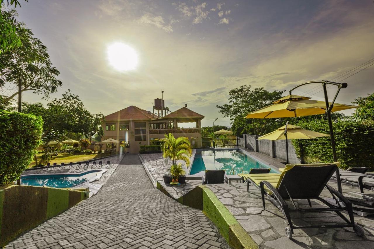 Santa Maria Hotel エンテベ エクステリア 写真