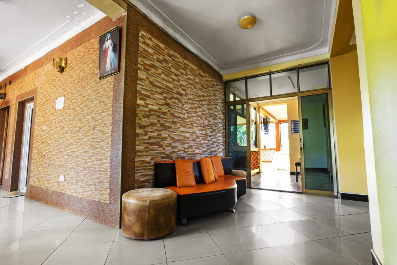 Santa Maria Hotel エンテベ エクステリア 写真